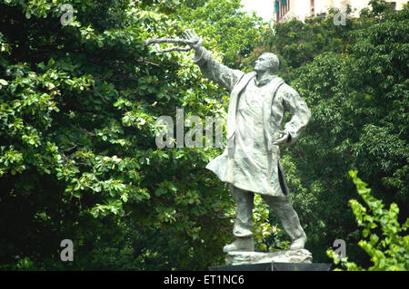 Rajiv Gandhi bronze statue throwing garland Bombay Mumbai  Maharashtra India Stock Photo