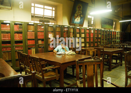 Library in Guru Nanak Khalsa College ; Matunga ; Bombay ; Mumbai ; Maharashtra ; India ; Asia Stock Photo