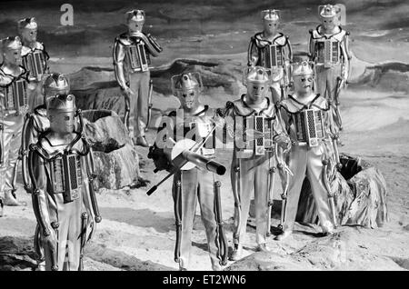 Doctor Who 1967 BBC TV Programme. The story features the return of the Cybermen in episodes titled The Moonbase, first broadcast 11th February to 4th March 1967. Pictured, on set, filming scene, Television Studios, Ealing, 19th January 1967. Stock Photo