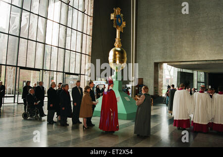 The Cross and Orb on show at Coventry Cathedral during service of reconciliation, Friday 12th February 1999. The 18ft gilded steel and copper cross constructed by Alan Smith - is to be formally presented to the people of Dresden. next year. Today's servic Stock Photo