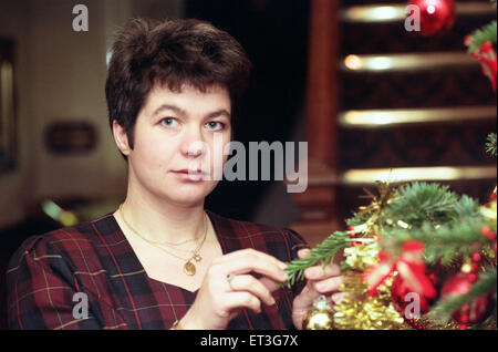 Anne Marie West, daughter of Fred West, talking at the Hatton Court Hotel, Upton Hill, St Leonard's near Gloucester. 13th December 1995. Stock Photo