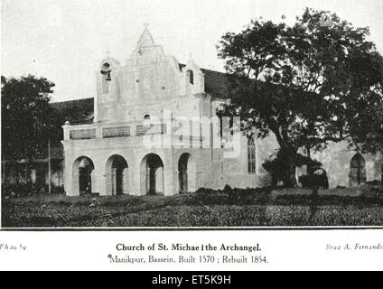 Catholic Community Church of St. Michael Archangel ; Manikpur ; Bessein built 1570 rebuilt 1854 ; Vasai ; Maharashtra ; India Stock Photo