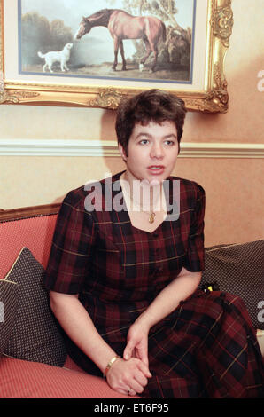 Anne Marie West, daughter of Fred West, talking at the Hatton Court Hotel, Upton Hill, St Leonard's near Gloucester. 13th December 1995. Stock Photo