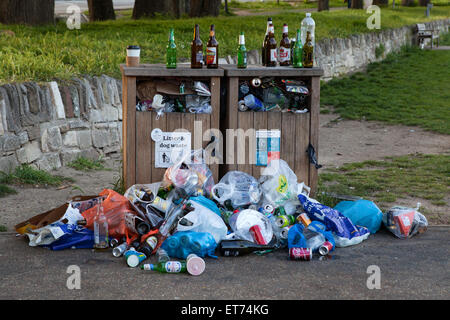 A litter bin overflowing with rubbish in Brighton Stock Photo