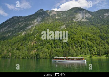 Excursion boat on lake Königssee, near St. Bartholomä, Upper Bavaria, Bavaria, Germany Stock Photo