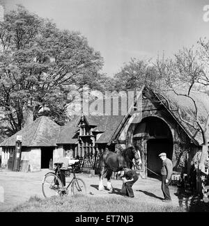 'Horseshoe Smithy' at Penshurst, Kent. 2nd May 1952. Stock Photo
