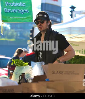 Ian Somerhalder shops for fresh produce at the Studio City Farmers Market.  Featuring: Ian Somerhalder Where: Studio City California, California, United States When: 04 Jan 2015 Credit: VALPO NNEWs/WENN.com Stock Photo