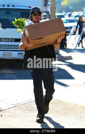 Ian Somerhalder shops for fresh produce at the Studio City Farmers Market.  Featuring: Ian Somerhalder Where: Studio City California, California, United States When: 04 Jan 2015 Credit: VALPO NNEWs/WENN.com Stock Photo