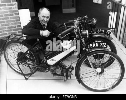 They don't build 'em like that anymore! The 1941 Excelsior 98cc Autobyk, pictured being given a polish by Billingham art gallery senior attendant Robert Chapman, is the latest two-wheeled acquisition by Stockton Council's museums,. 6th January 1988. Stock Photo