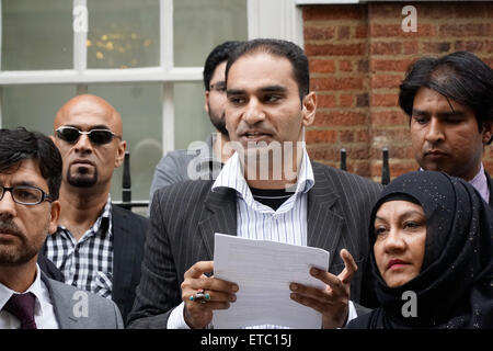 London,UK, 12th June 2015 : A group of pakistanis from Pat London hosts a protest against the Genocide of Rohingya in Mynamar. Chanting Stop killing Rohingya Muslim and free all refuges in Myanmar refugee camps they are not prisoners outside Embassy of Mynamar, London. Credit:  See Li/Alamy Live News Stock Photo