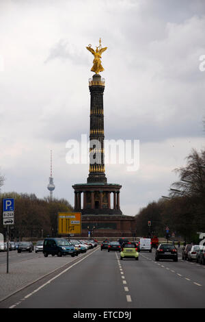 APRIL 2008 - BERLIN: the Strasse des 17. Juni, Siegessaeule (Victory Column), Fernsehturm (television tower), Berlin-Tiergarten. Stock Photo
