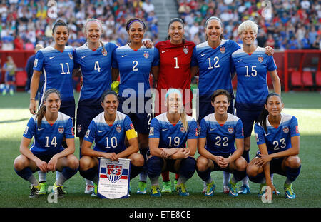 Winnipeg, Canada. 12th June, 2015. The lineup players of the United States pose for photos ahead of their Group D match against Sweden at Winnipeg Stadium in Winnipeg, Canada on June 12, 2015. ) Credit:  Xinhua/Alamy Live News Stock Photo