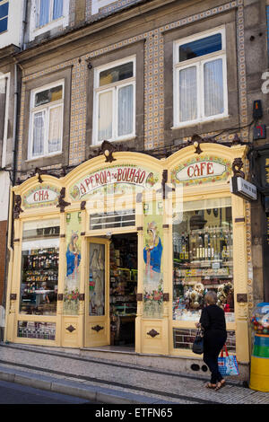 Vibrant traditional exterior of delicatessen, A Pérola do Bolhão - Porto, Portugal Stock Photo