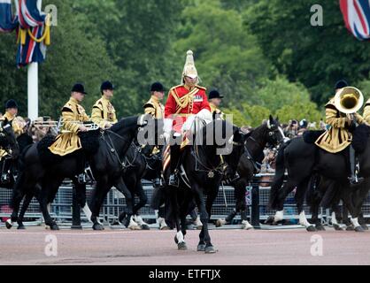 London, UK. 13th June, 2015. Atmosphere during the Trooping the Colour ceremony in central London 13 June 2015 which marks the monarch's official birthday. Photo: Albert Philip van der Werf/RPE/ - NO WIRE SERVICE - Credit:  dpa picture alliance/Alamy Live News Stock Photo