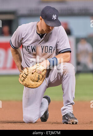 NEW YORK — Mark Teixeira hugged one teammate at a time as