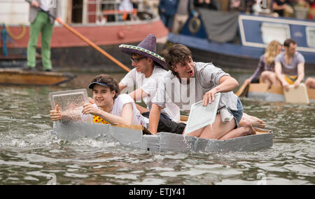 Cambridge, UK. 14th June, 2015. Cambridge University Students Cardboard Boat Race. The race threw up some interesting choices for oars. Credit:  Action Plus Sports/Alamy Live News Stock Photo