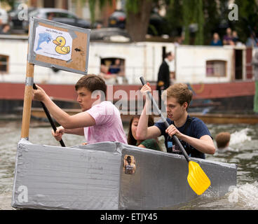 Cambridge, UK. 14th June, 2015. Cambridge University Students Cardboard Boat Race. A look of concentration on this team. Credit:  Action Plus Sports/Alamy Live News Stock Photo