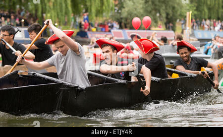 Cambridge, UK. 14th June, 2015. Cambridge University Students Cardboard Boat Race. For some teams it was a serious competition as their faces showed. Credit:  Action Plus Sports/Alamy Live News Stock Photo