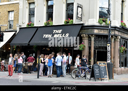 People outside The Ten Bells public house Commercial Street, E.1. Spitalfields, London Borough of Tower Hamlets England Britain Stock Photo