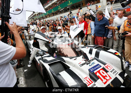Motorsports: FIA WEC 2015, 24 Hours of Le Mans, 24h Le Mans, Porsche Team: Earl Bamber, Nick Tandy Stock Photo