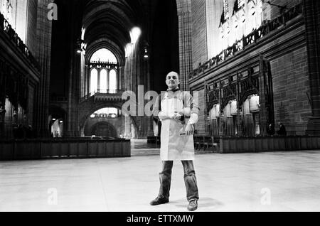 Tony Baker stonemason is the first stonemason to be employed full time at Liverpool Anglican Cathedral since work on the West End was completed in 1978. 5th February 1990. Stock Photo