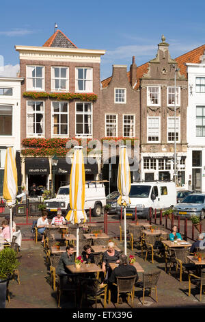 Europe, Netherlands, Zeeland, Zierikzee on the peninsula Schouwen-Duiveland, houses at the market square.  Europa, Niederlande,  Stock Photo