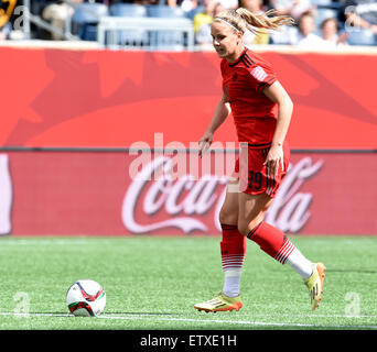 Winnipeg, Canada. 15th June, 2015. Germany's Lena Petermann looks during the FIFA Women's World Cup 2015 Group B soccer match between Thailand and Germany at the Winnipeg Stadium in Winnipeg, Canada, 15 June 2015. Photo: Carmen Jaspersen/dpa/Alamy Live News Stock Photo