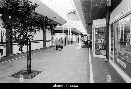 Parkway shopping Centre in Coulby Newham, Middlesbrough. 18th April 1986. Stock Photo