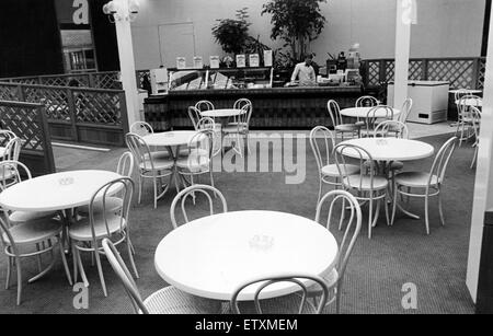 Parkway shopping Centre in Coulby Newham, Middlesbrough. 18th April 1986. Stock Photo