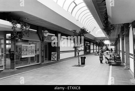 Parkway shopping Centre in Coulby Newham, Middlesbrough. 18th April 1986. Stock Photo