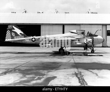 the-grumman-a-6e-intruder- the-grumman-a-6e-intruder-