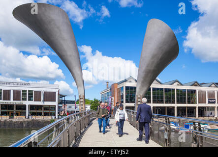 Pedestrians on Pero's Bridge over St Augustine's Reach Bristol Harbour Bristol Avon England UK GB EU Europe Stock Photo