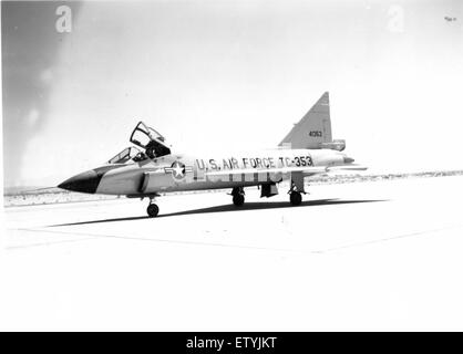 F 102a tf 102a Black and White Stock Photos & Images - Alamy