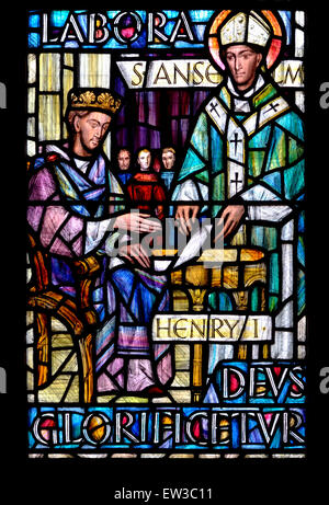 Norwich, Norfolk, England. Norwich Cathedral (1096-1145) Stained glass window showing King Henry I and St Anselm of Canterbury Stock Photo