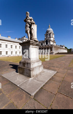 Wide-angle view of the Statue of King George II, in the Grand Square of  Greenwich Hospital Stock Photo