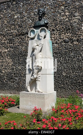 edith cavell memorial monument, tombland, norwich, norfolk, england Stock Photo