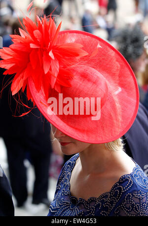 Ascot, Berkshire, UK. 17th June, 2015. 17th June, 2015. A lady wearing a fascinator is seen during day 2 of Royal Ascot 2015 in Ascot, Great Britain on June 17, 2015. Credit:  Han Yan/Xinhua/Alamy Live News Stock Photo