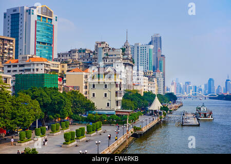 China, Guangdong province, Guangzhou or Canton, city center, the pearl river or Zhujiang river Stock Photo