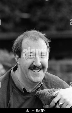 Actor Gordon Kaye in Huddersfield. 4th November 1985. Stock Photo