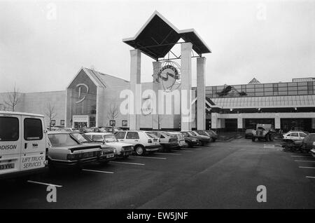 The newly opened Merry Hill Shopping Centre in Brierley Hill. 29th January 1990. Stock Photo