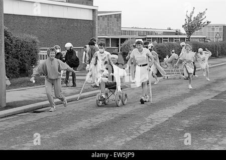 Students from St Mary's Sixth Form College, Middlesbrough, take part in fun run, 11th May 1987. Stock Photo