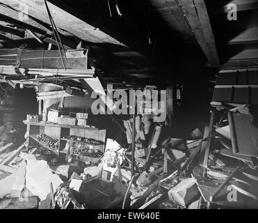 Tavern in the Town, Pub. Bomb Damage, Fire Brigade Investigation. 23rd November 1974. Birmingham Pub Bombings 1974. Tavern in the Town, a central Birmingham pub, bombed 21st November 1974, one of several bombings. Altogether, 21 people were killed and 182 Stock Photo