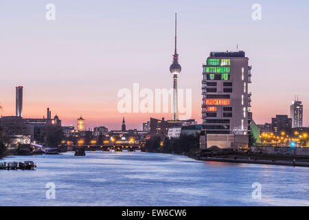 Skyline Berlin, River Spree, Media Spree, Skycraper Living Levels, Mercedes, Berlin