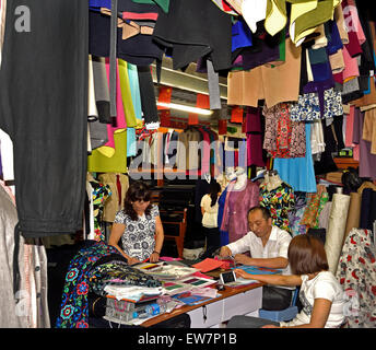 Shíliùpù Fabric Market Shanghai China  (For textiles and custom made clothes, Shi Liu Pu Fabric Market (168 Dong Men Rd.) Stock Photo