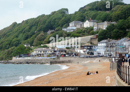 The seafront and beach at Ventnor on the Isle of Wight. Pic MIke Walker, Mike Walker Pictures Stock Photo