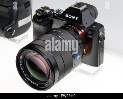 Sony ilce 7r hi-res stock photography and images - Alamy