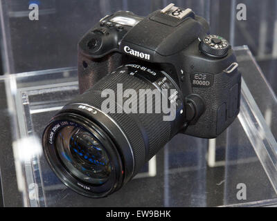 Canon eos 8000d hi-res stock photography and images - Alamy