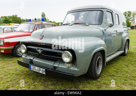 PAAREN IM GLIEN, GERMANY - MAY 23, 2015: Full-size pickup truck Ford F100 Panel Van, 1953. The oldtimer show in MAFZ. Stock Photo