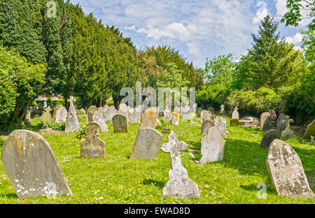 OXFORD CITY JERICHO MANY OLD LEANING GRAVESTONES IN ST.SEPULCHRE'S CEMETERY Stock Photo