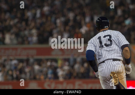 Bronx, NY, USA. 20th June, 2015. Yankees' ALEX RODRIGUEZ hits a 3-run homerun off Tigers' reliever Ian Krol in the 3rd inning, NY Yankees vs. Detroit Tigers, Yankee Stadium, Saturday June 20, 2015. Credit:  Bryan Smith/ZUMA Wire/Alamy Live News Stock Photo